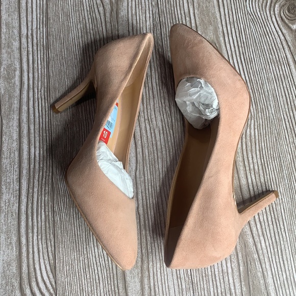 🛍️4/$20 INC Suede Pumps - Picture 3 of 5